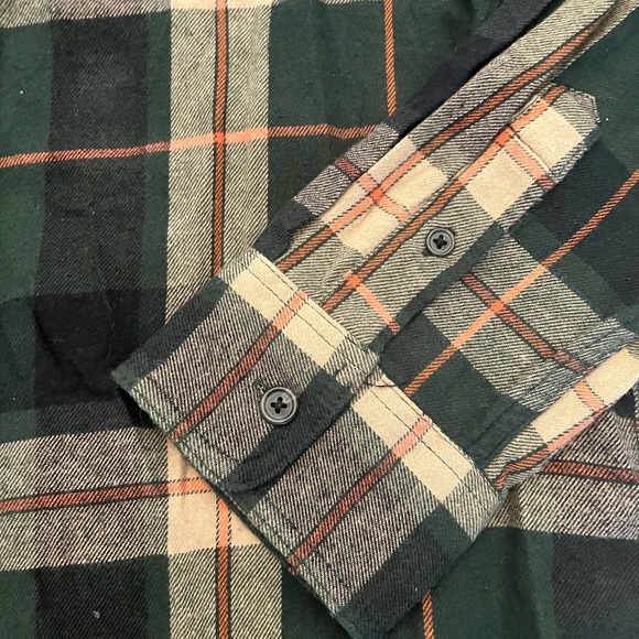 Men’s Large Button-Up Flannel - Picture 3 of 4